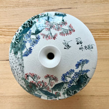Load image into Gallery viewer, Oriental Porcelain Squat Vase