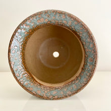 Load image into Gallery viewer, Ribbed Ball Pot