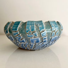 Load image into Gallery viewer, Dragon Scale Pot - Medium