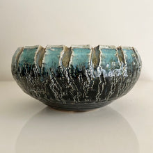 Load image into Gallery viewer, Dragon Scale Pot - Medium