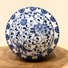 Load image into Gallery viewer, Porcelain Jewellery Trinket Box
